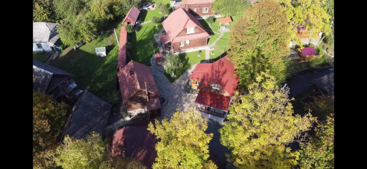 Зачаровані Карпати, Воловець Екстериор снимка